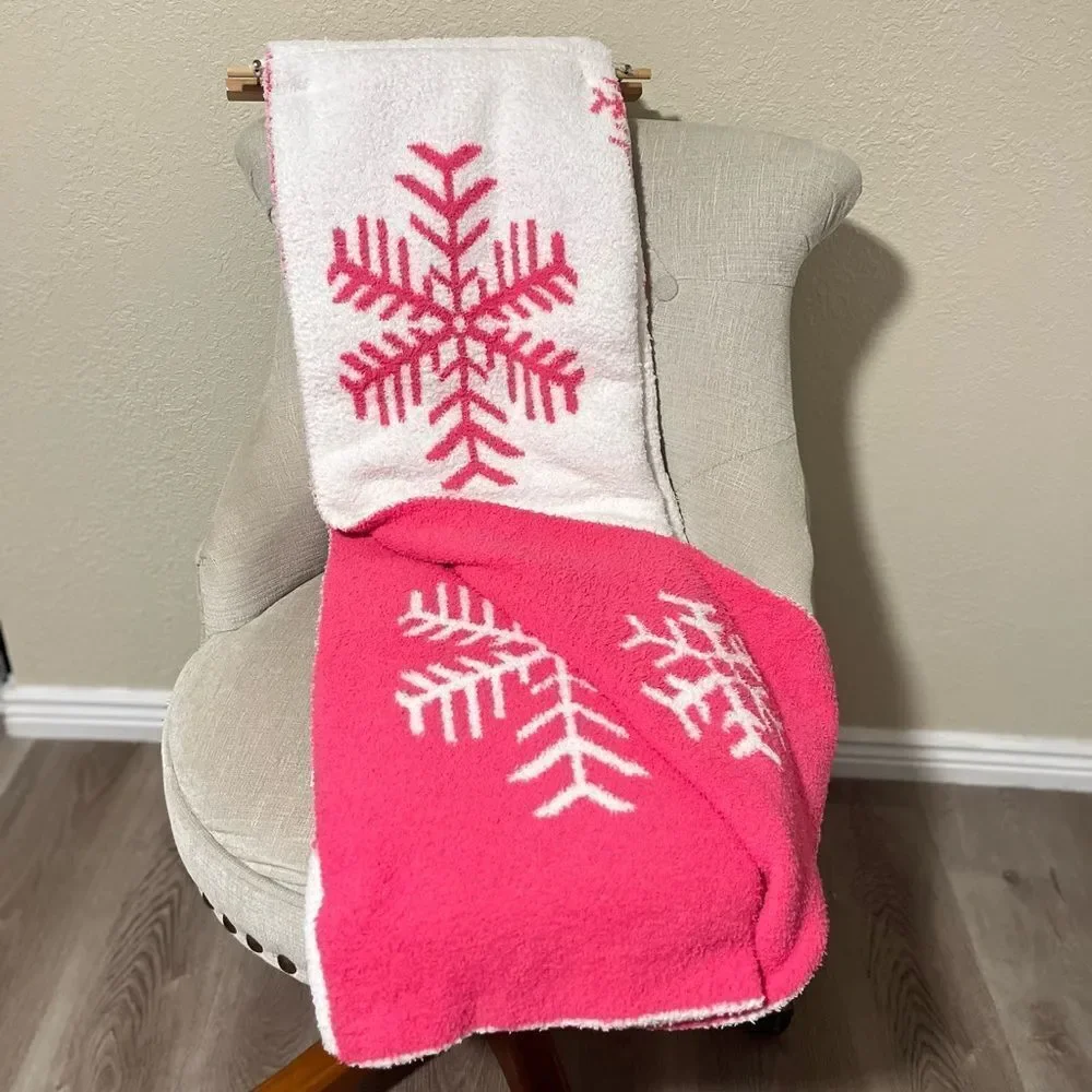 Nicole Miller Christmas Snowflake Viral Blanket!